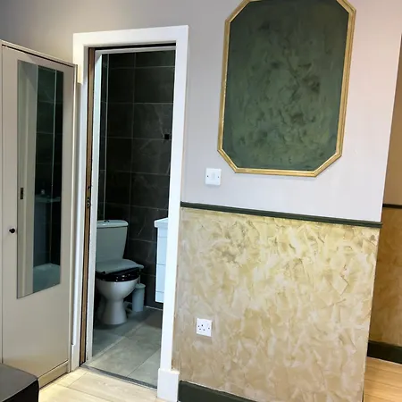 Paragraph Edmonton Palmers Green Exterior photo