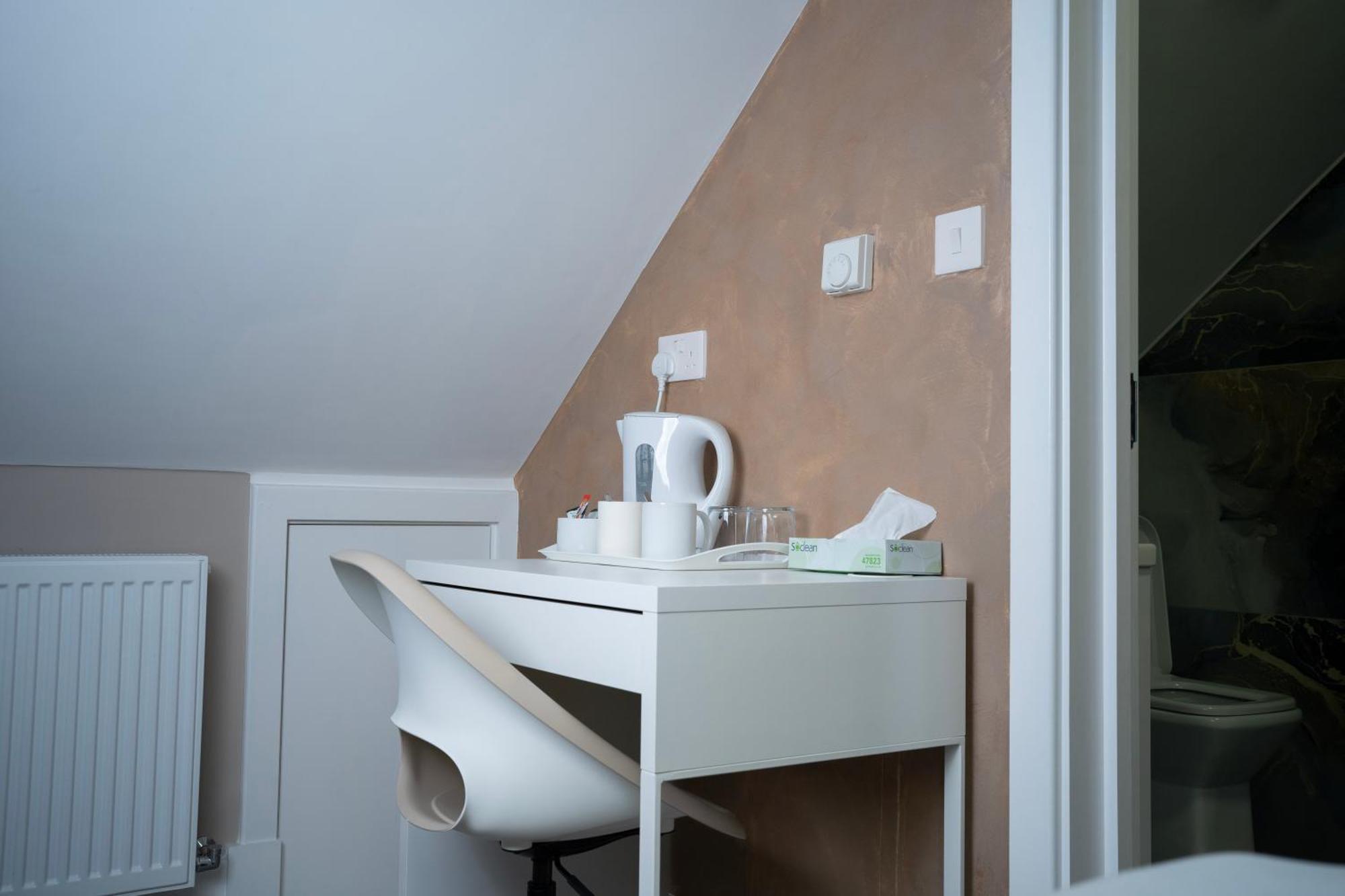 Paragraph Edmonton * Palmers Green