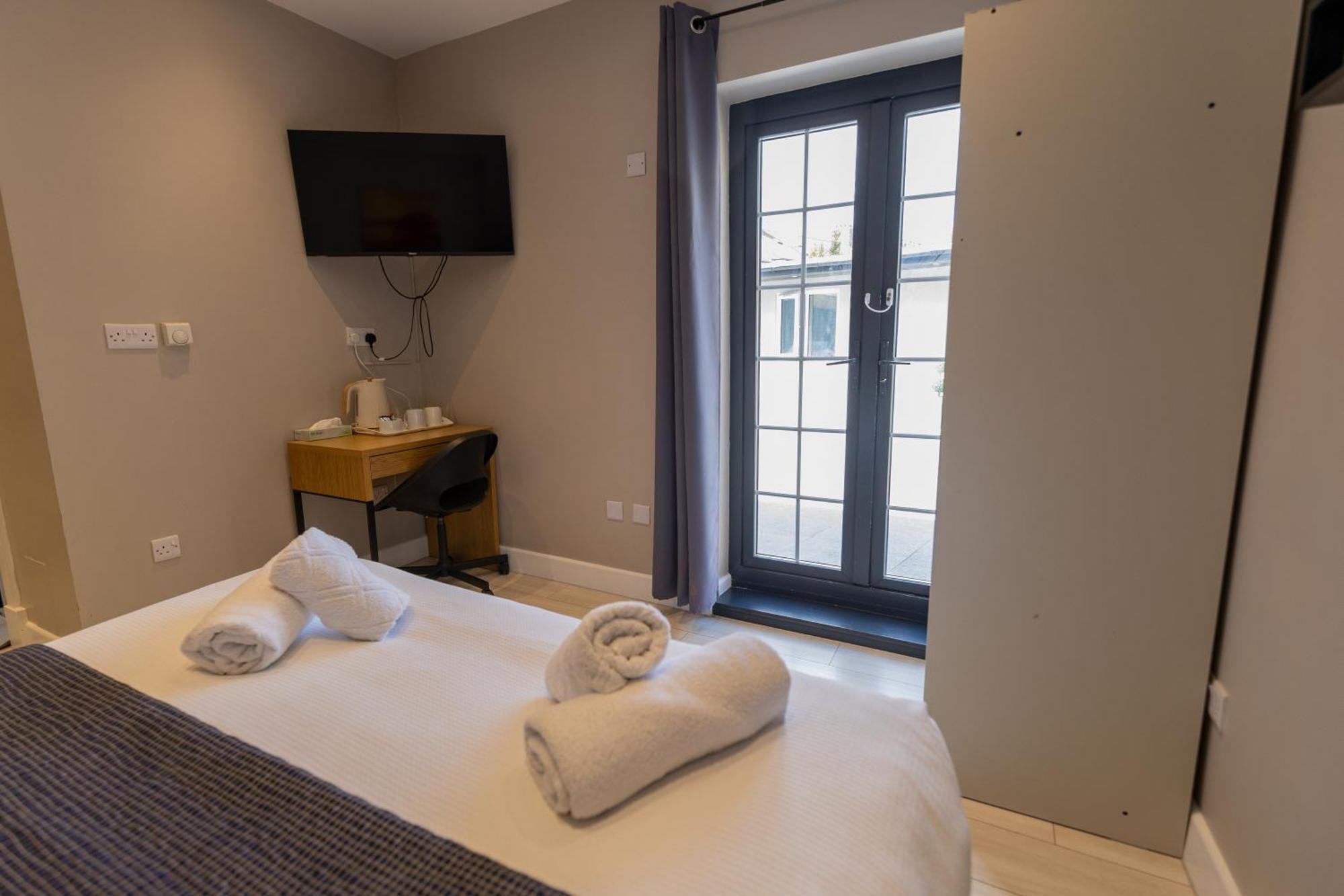 Paragraph Edmonton * Palmers Green