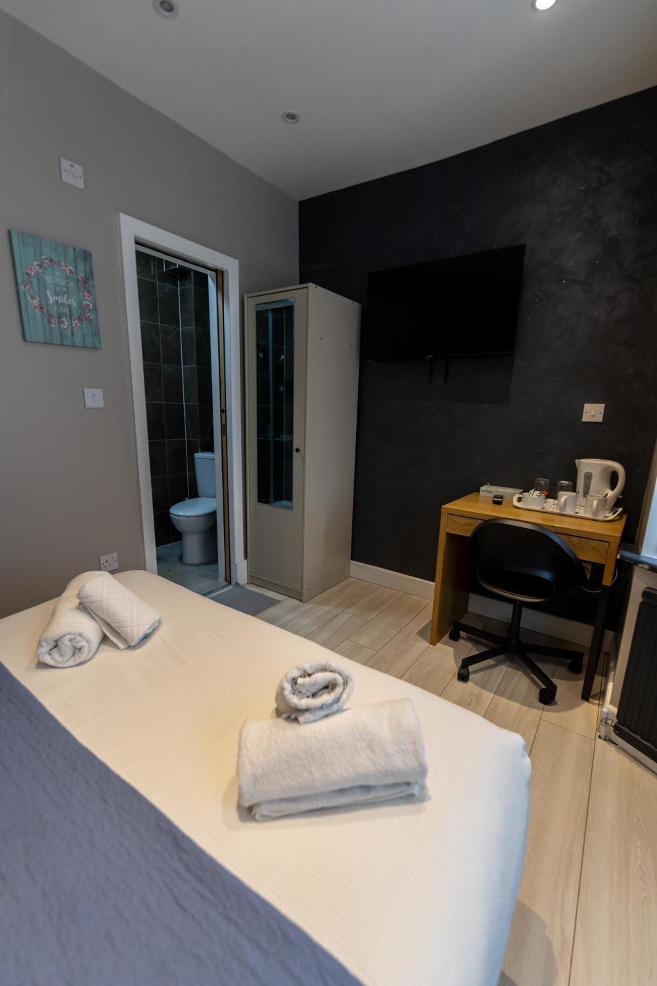 Paragraph Edmonton Hotel