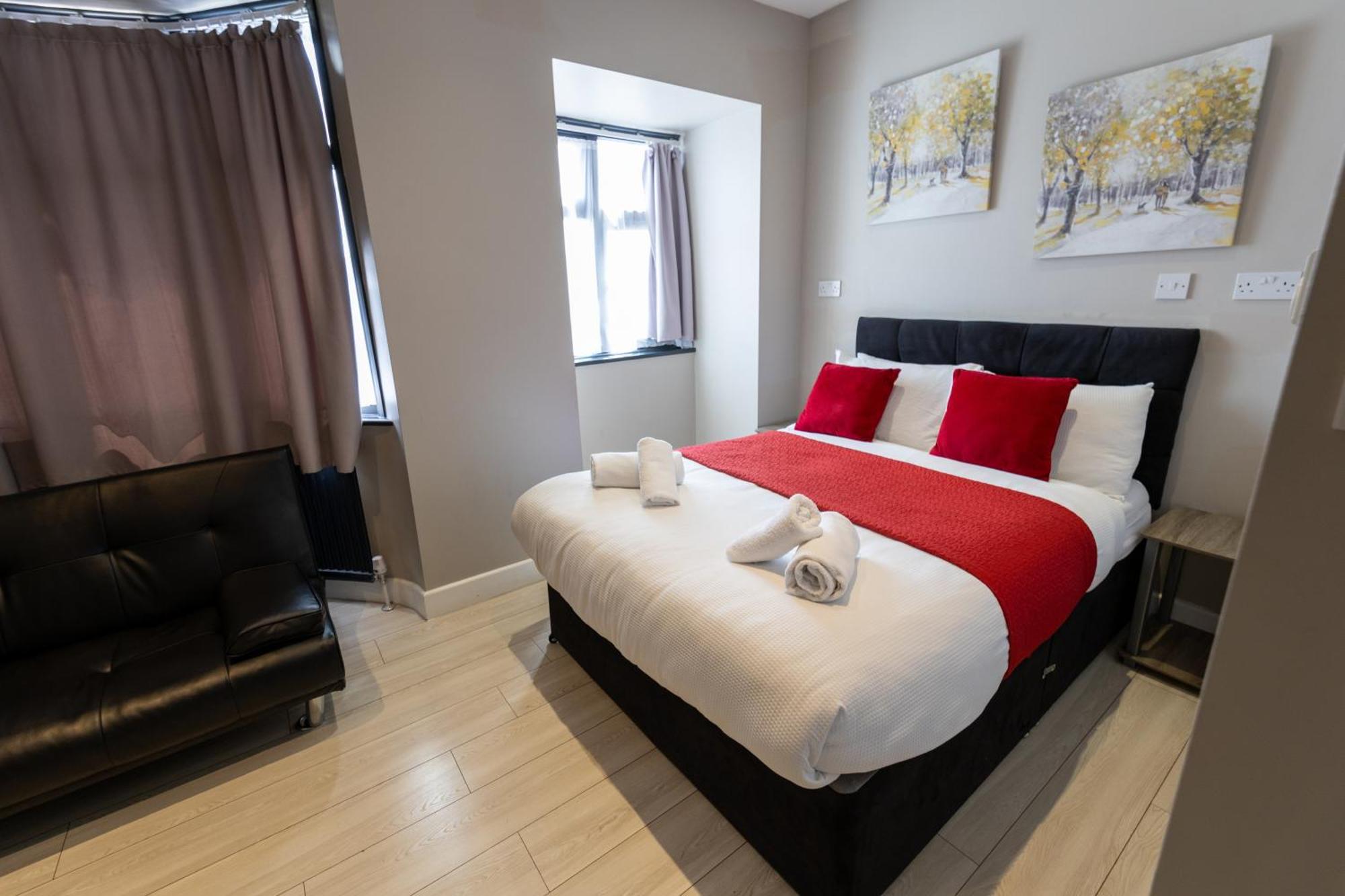 Paragraph Edmonton Hotel *