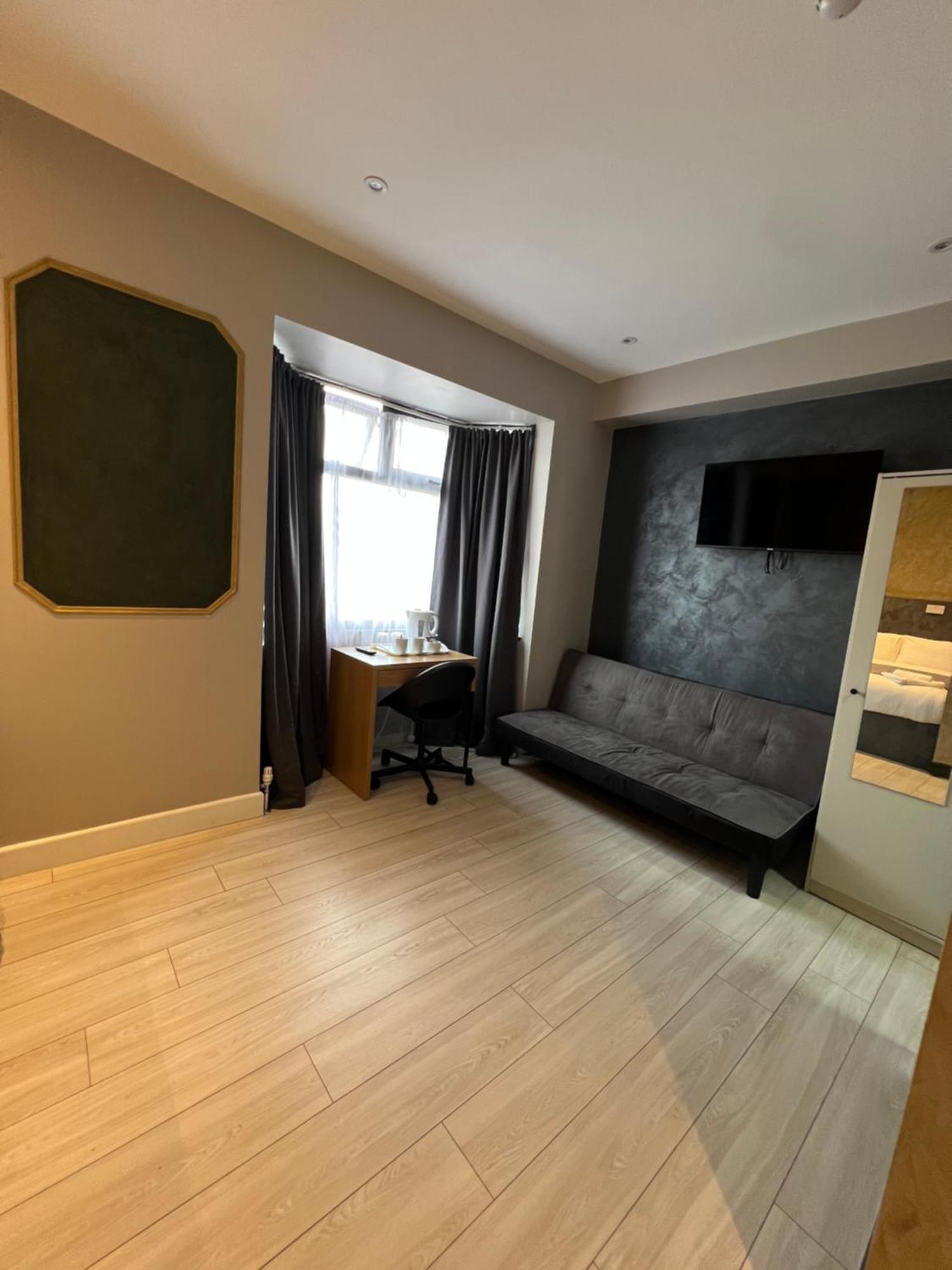Hotel Base Palmers Green