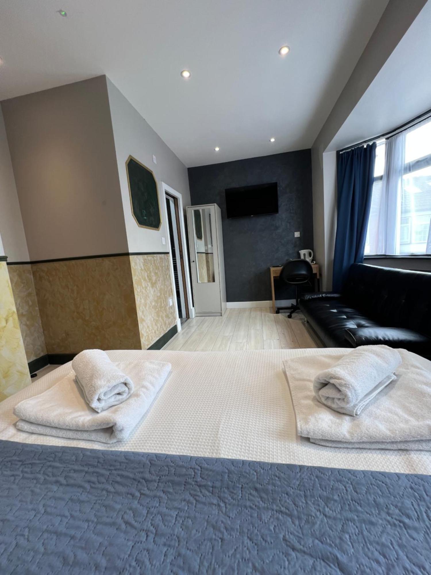 Base Hotel