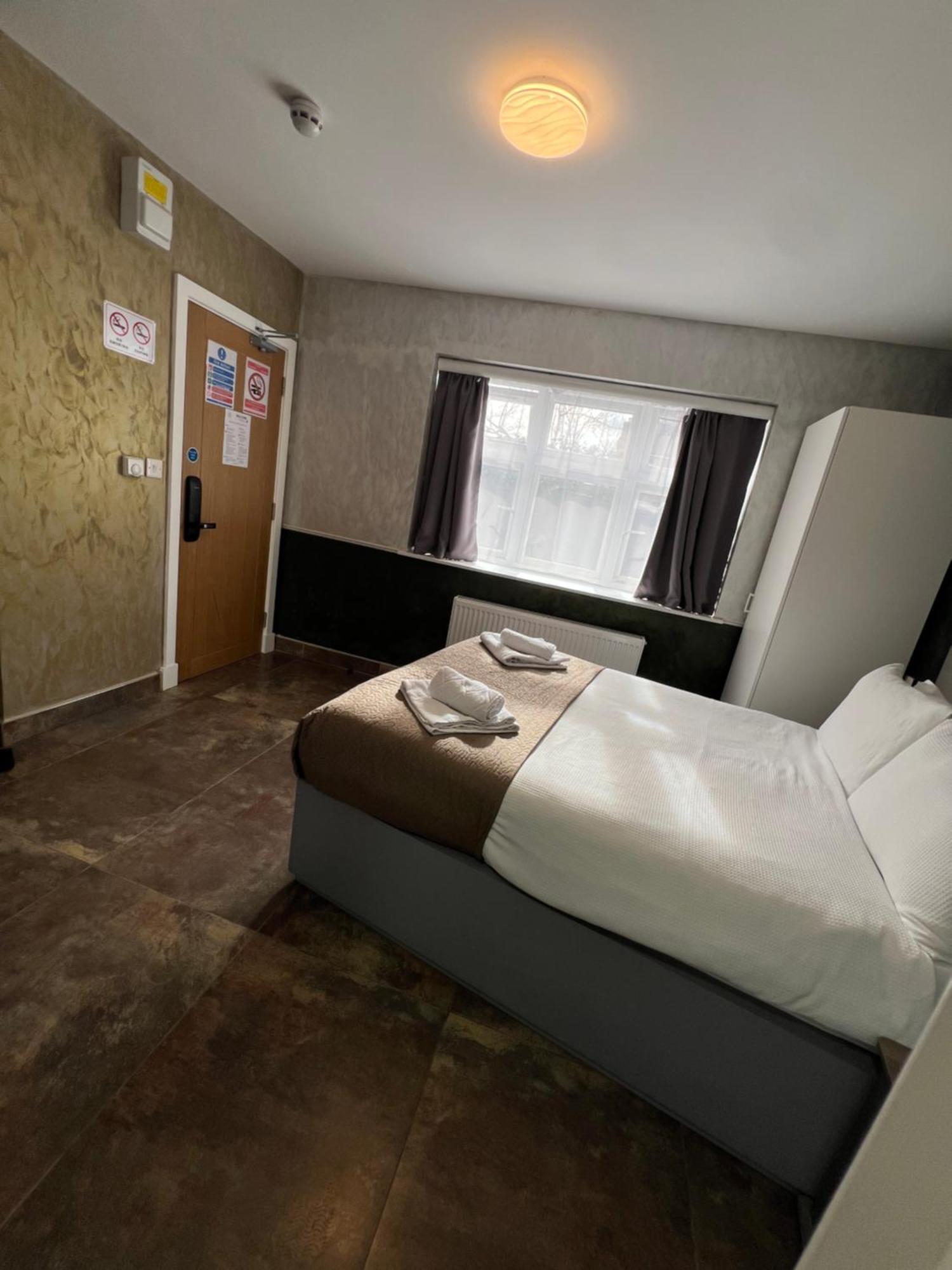 Hotel Base Palmers Green