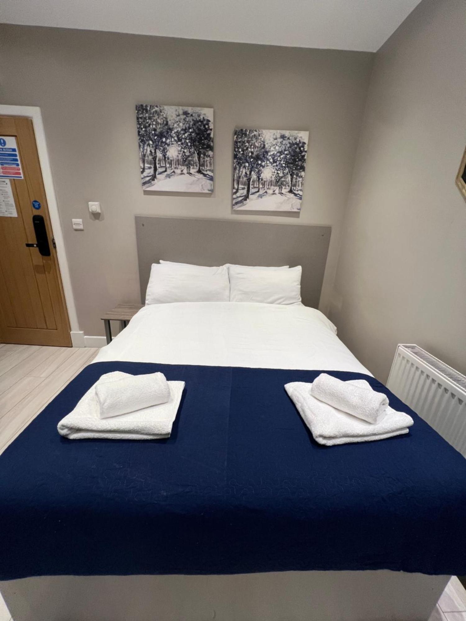 Base Hotel Palmers Green