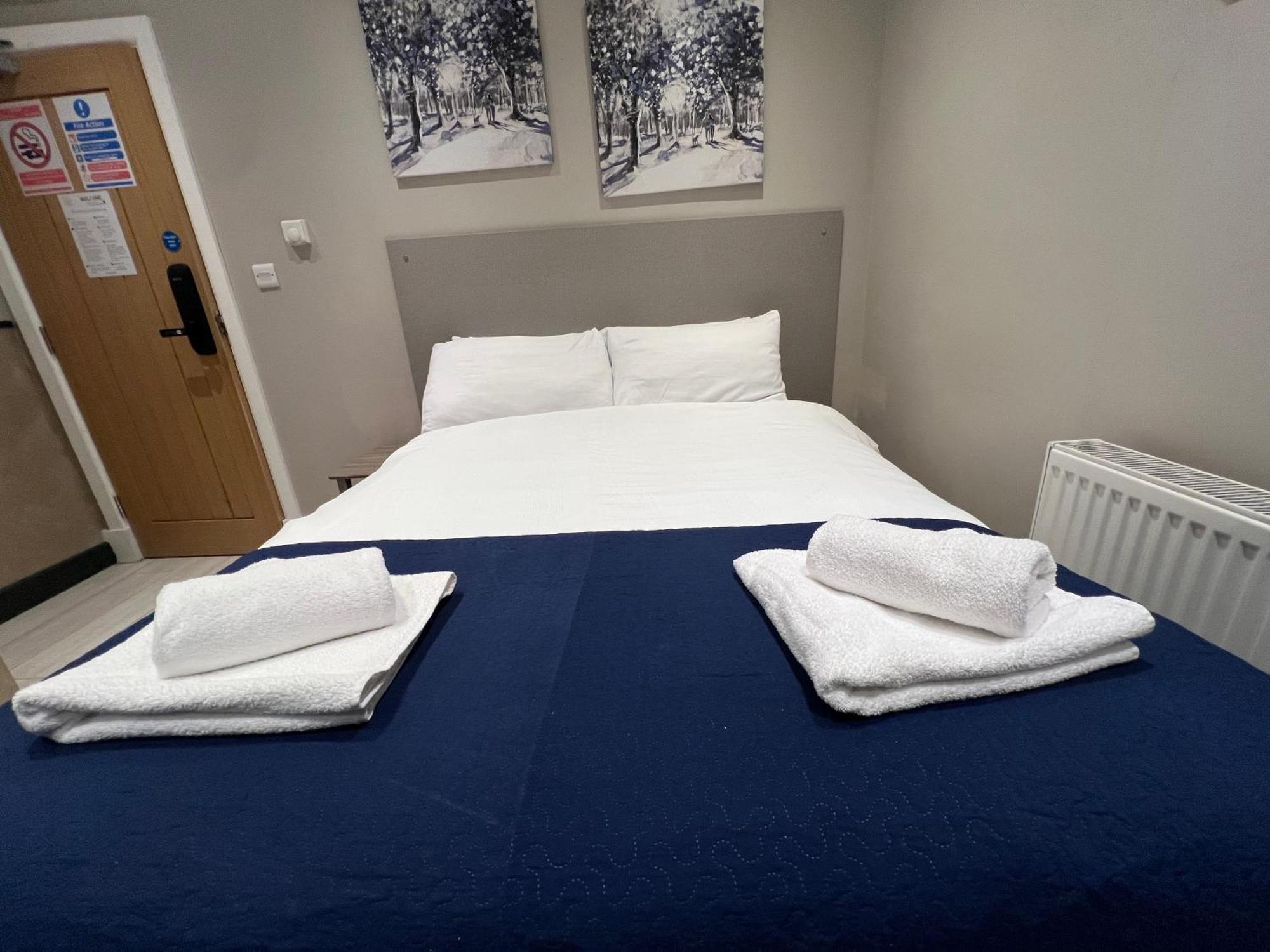 Base Hotel Palmers Green