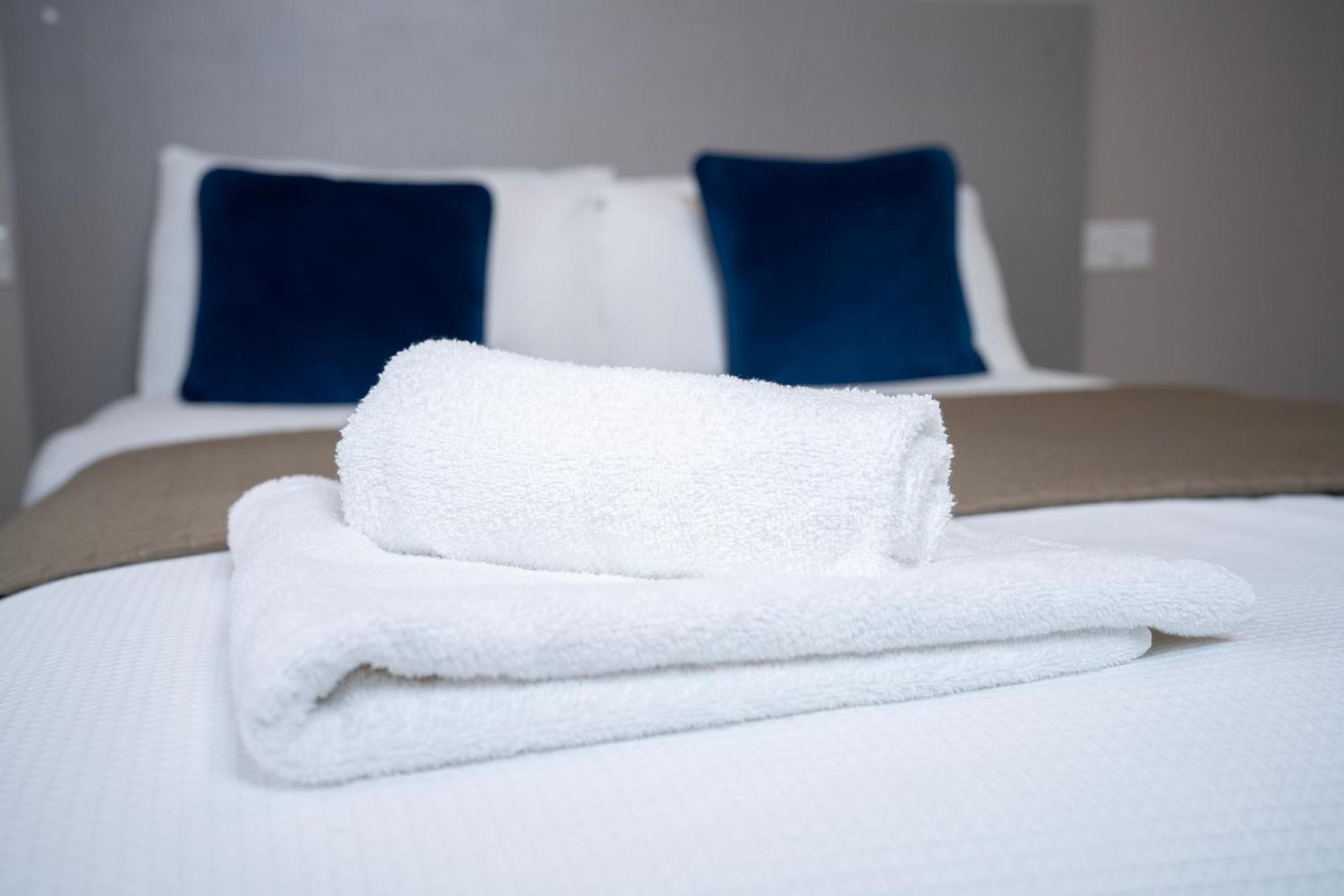 Base Hotel *