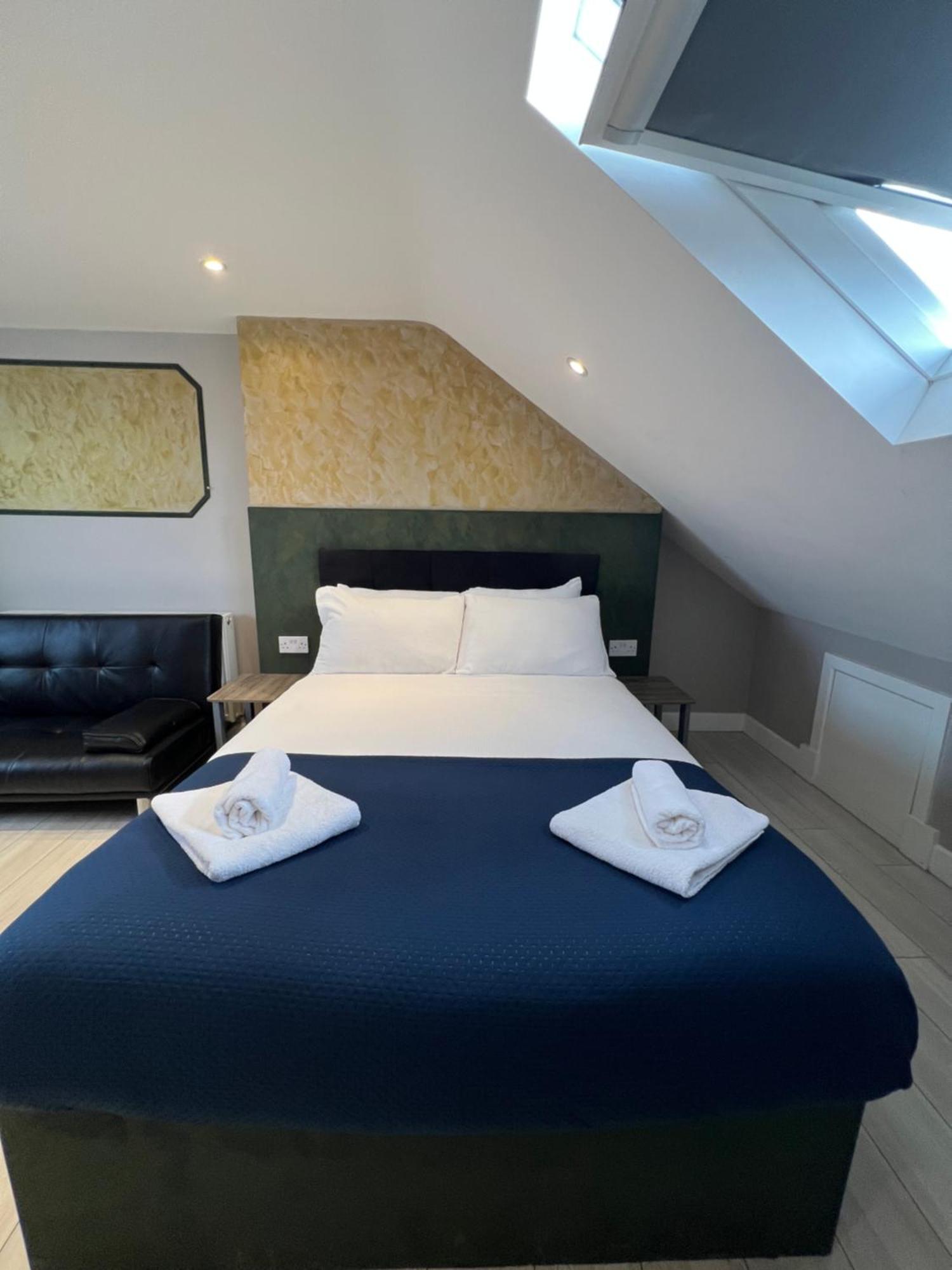 Paragraph Edmonton * Palmers Green