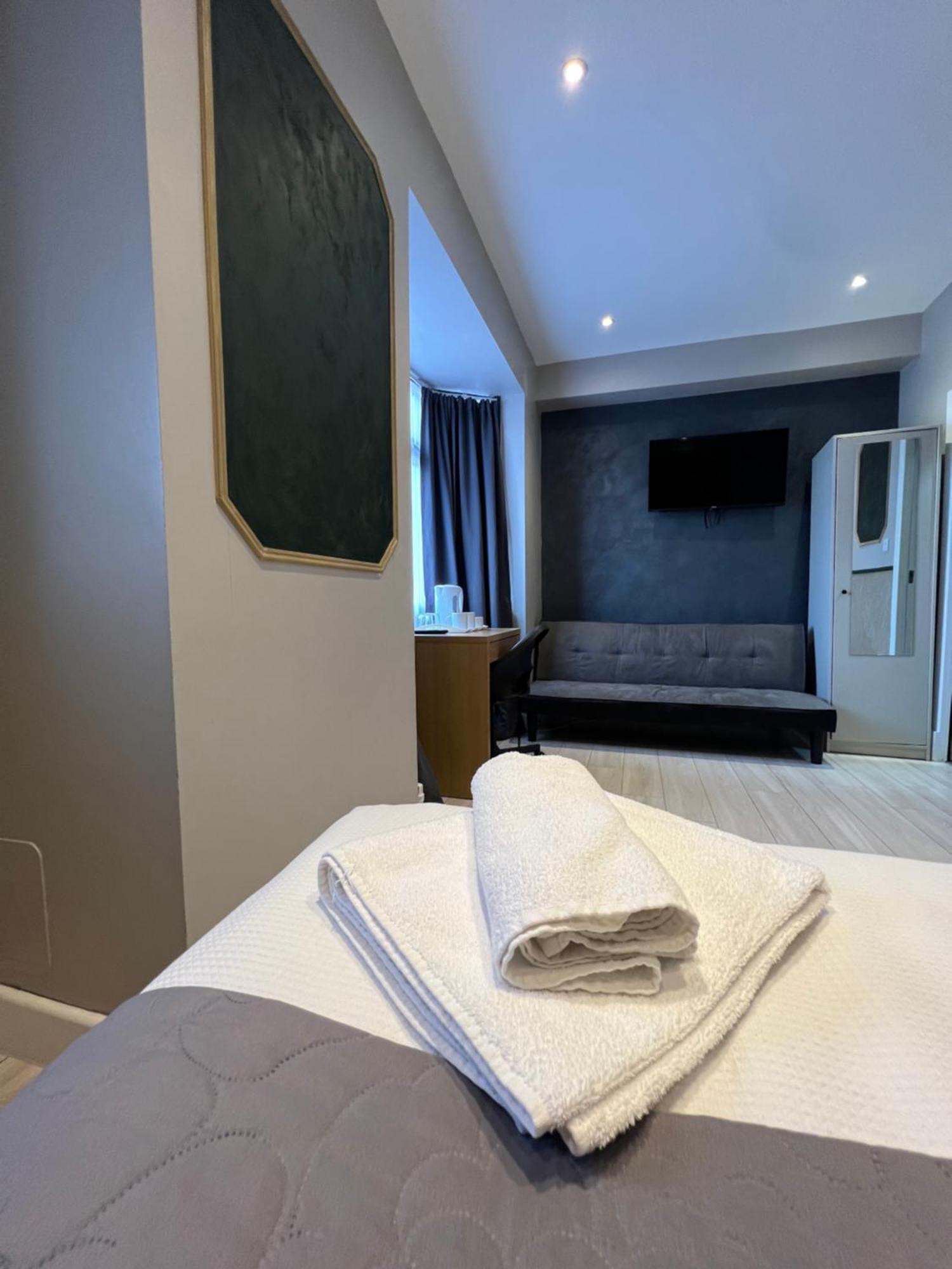 Hotel Paragraph Edmonton *