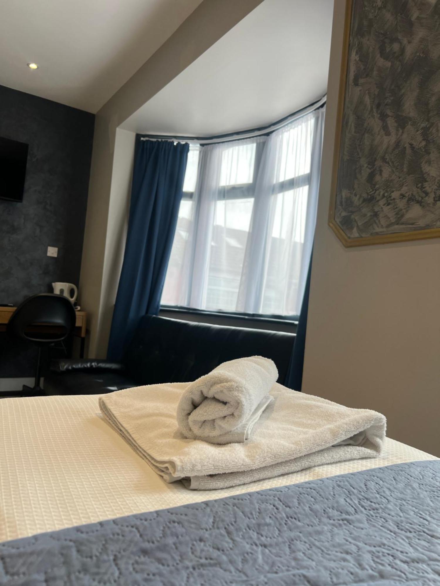 Hotel Paragraph Edmonton *