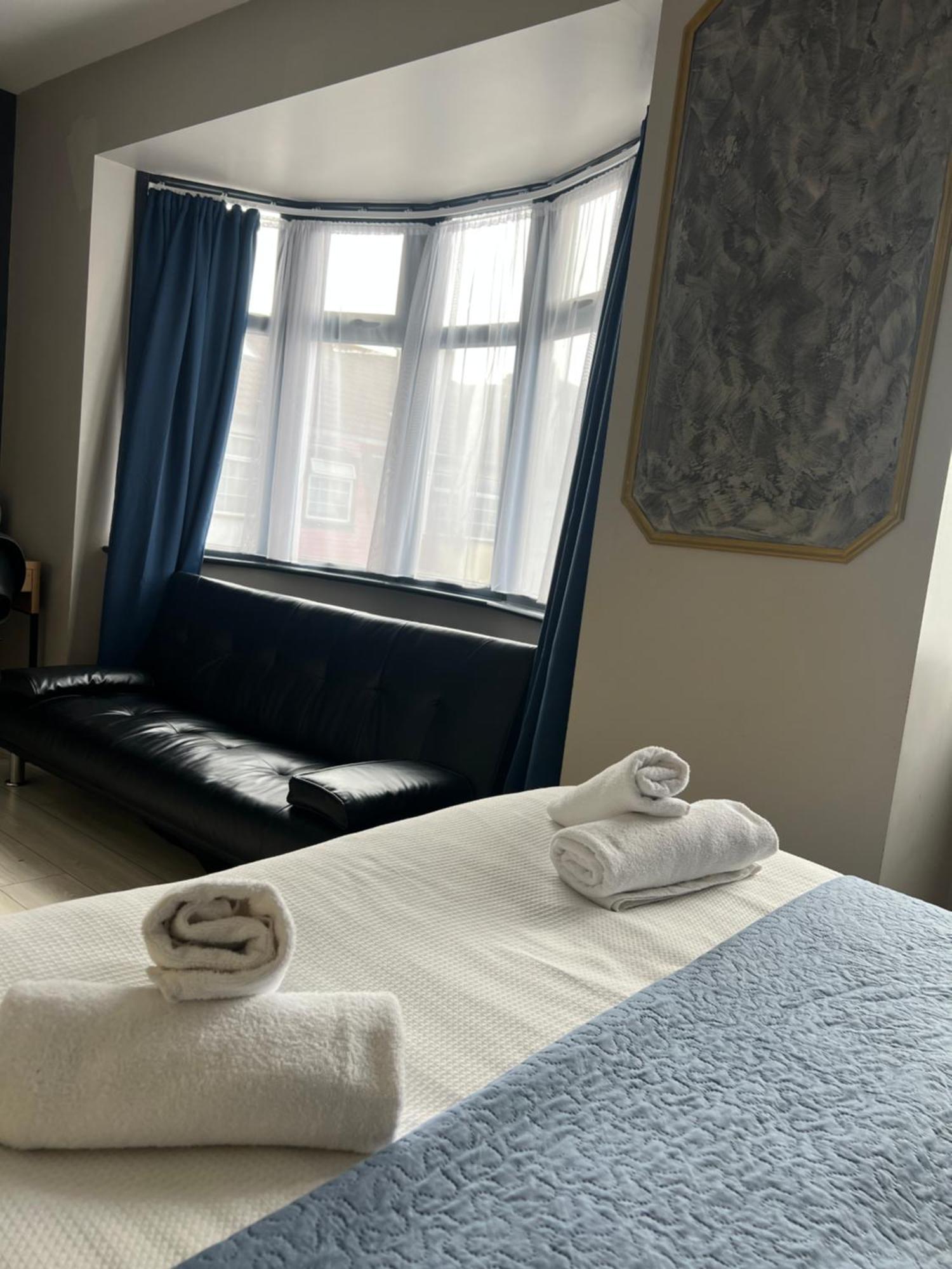 Paragraph Edmonton * Palmers Green