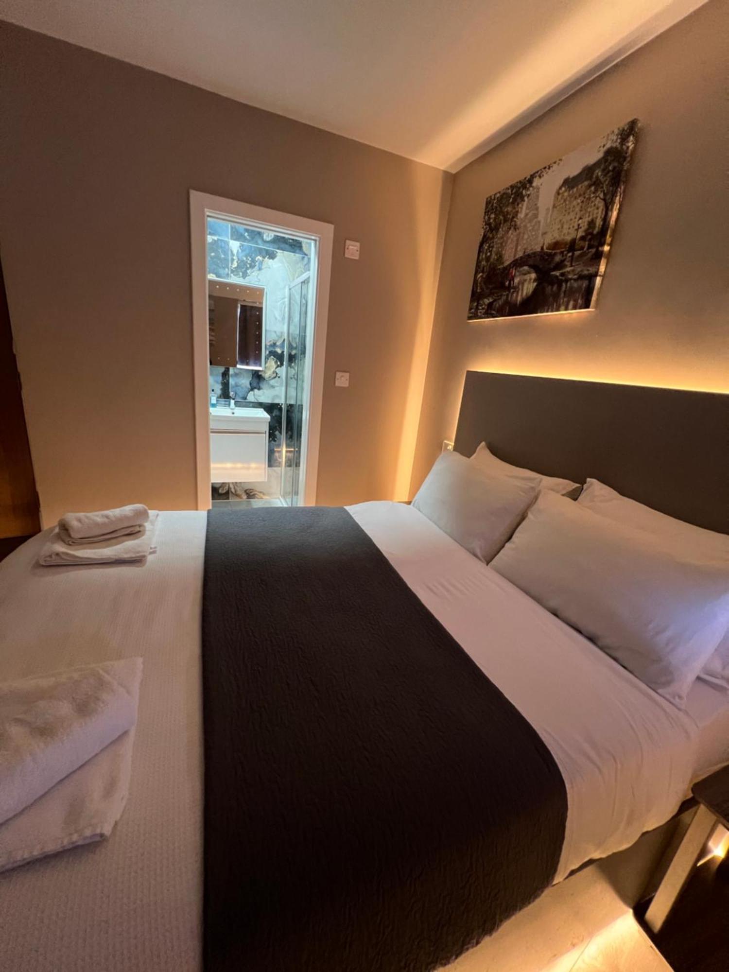 Paragraph Edmonton * Palmers Green