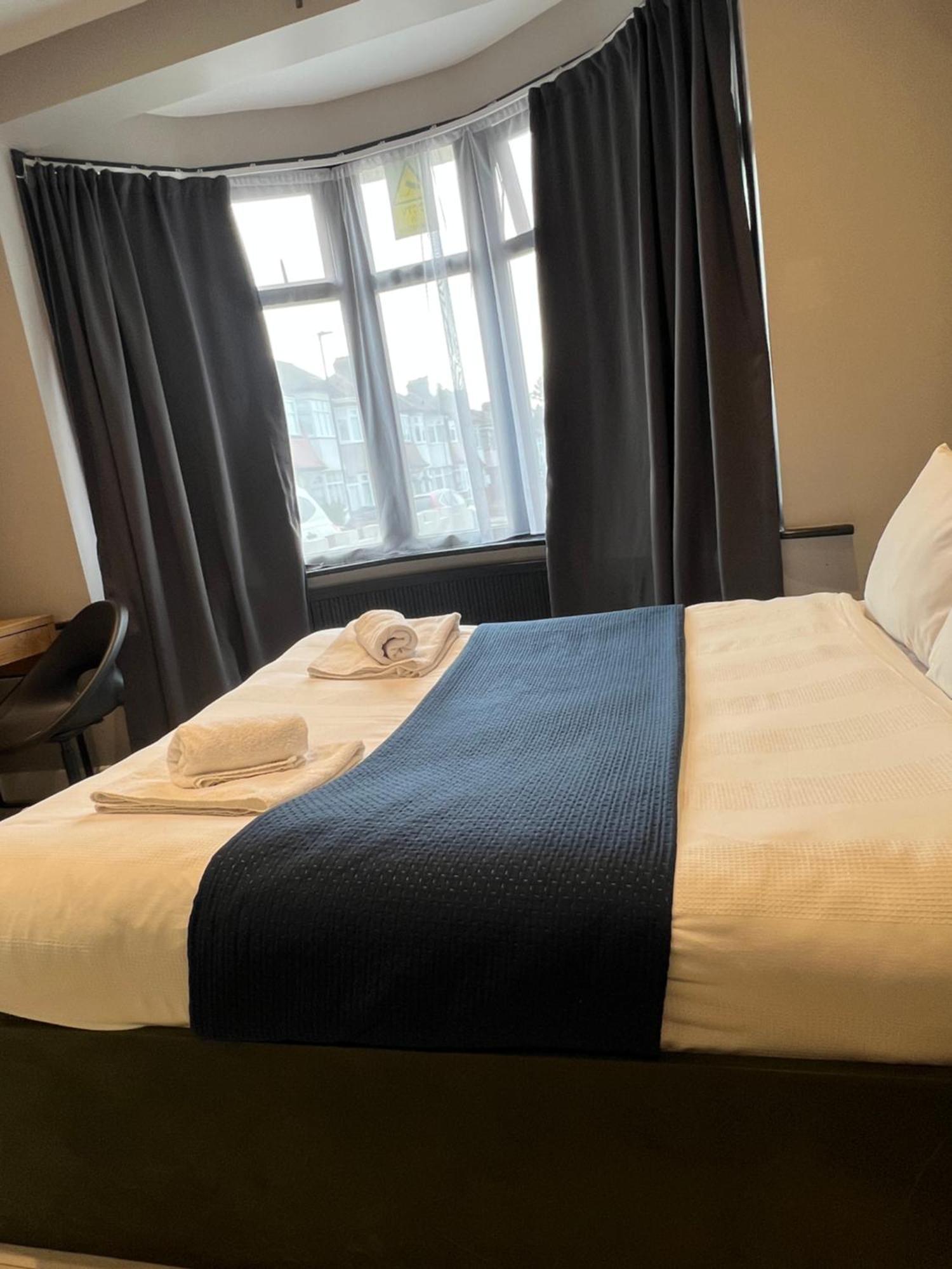 Paragraph Edmonton Hotel